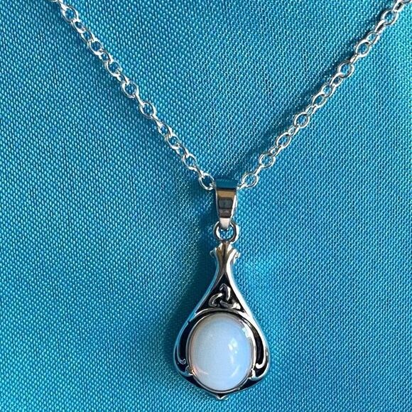 AVI Dainty Moonstone & Sterling Silver Necklace - Picture 6 of 14